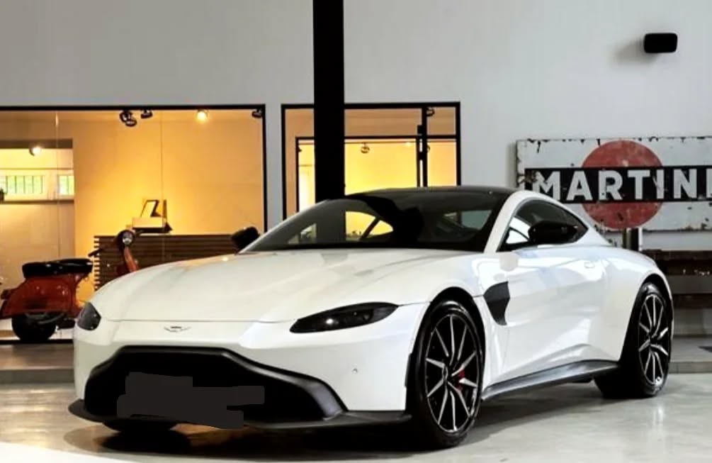 Aston Martin V8 Vantage importado por AutoMercado